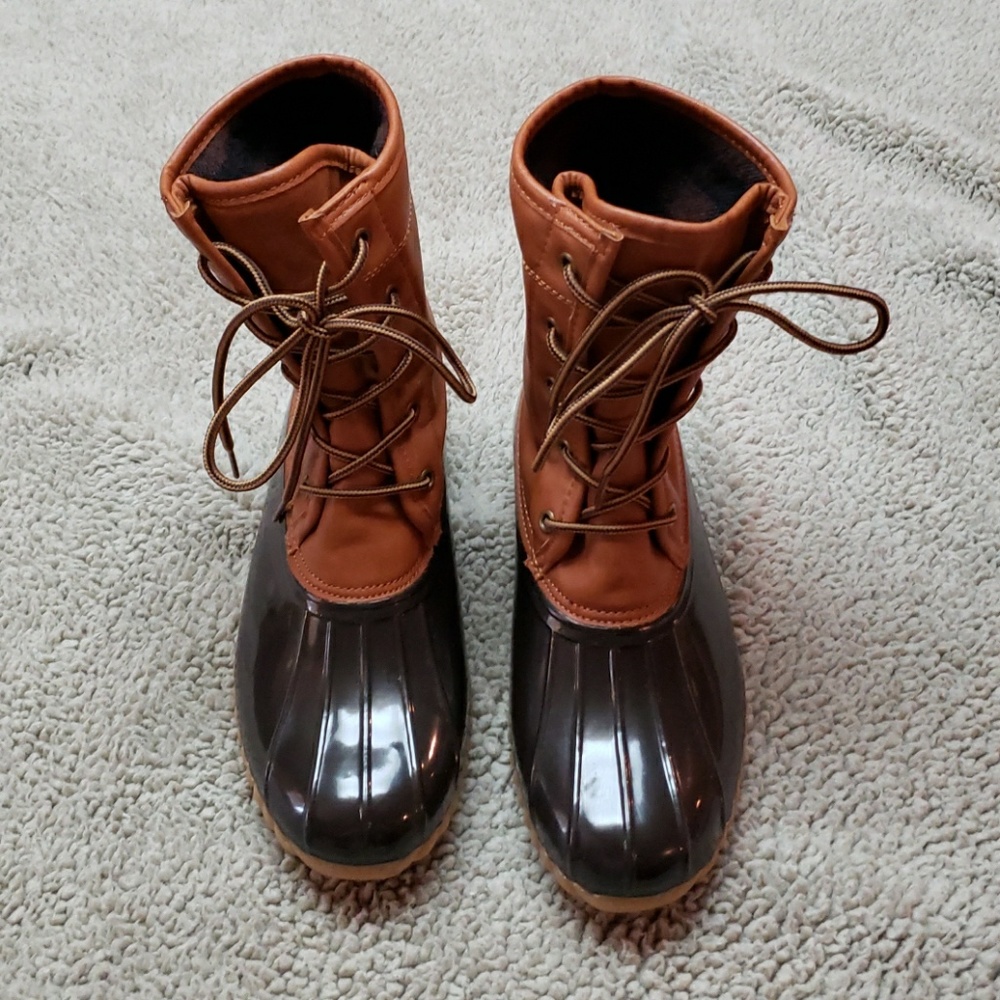 Duck boots